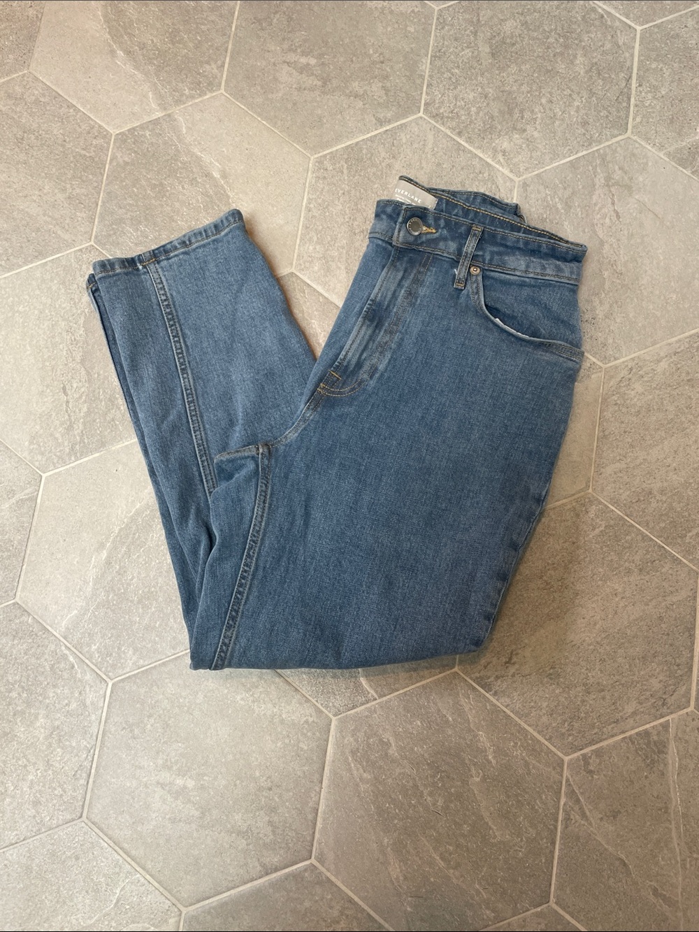 Everlane The Curvy Cheeky Jean – Crop – Medium Wash Blue – Size 29
